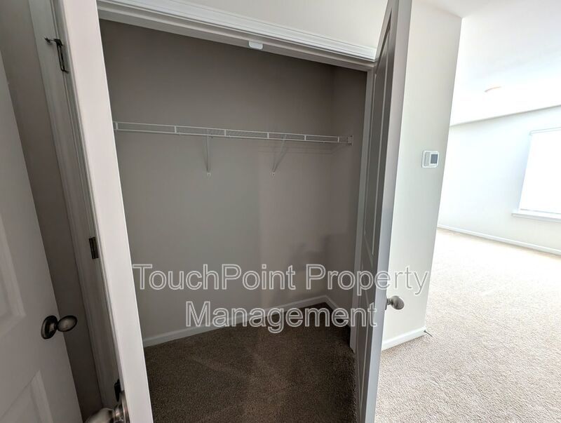 Gorgeous , New Townhome  located in Mallard Creek Towns Community! property image