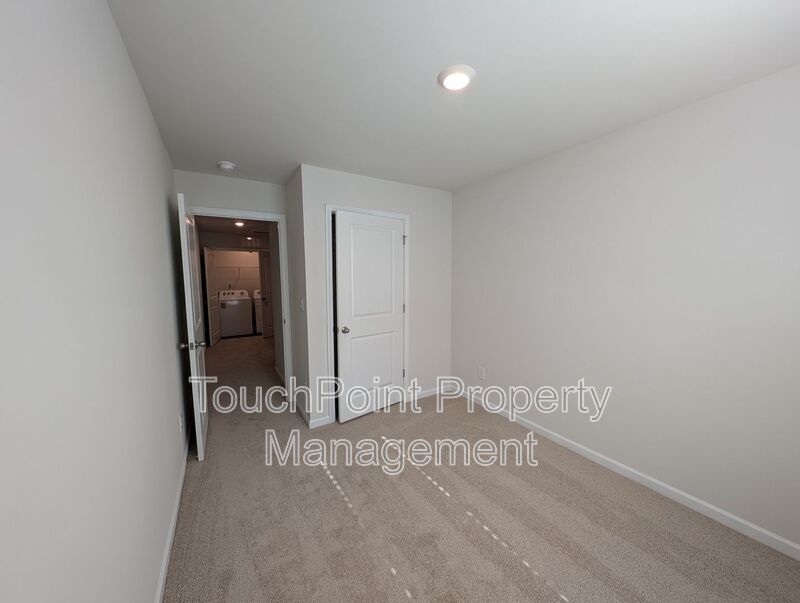 Gorgeous , New Townhome  located in Mallard Creek Towns Community! property image