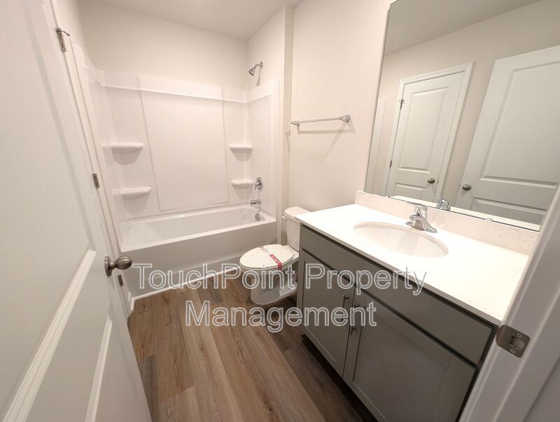 Gorgeous , New Townhome  located in Mallard Creek Towns Community! property image