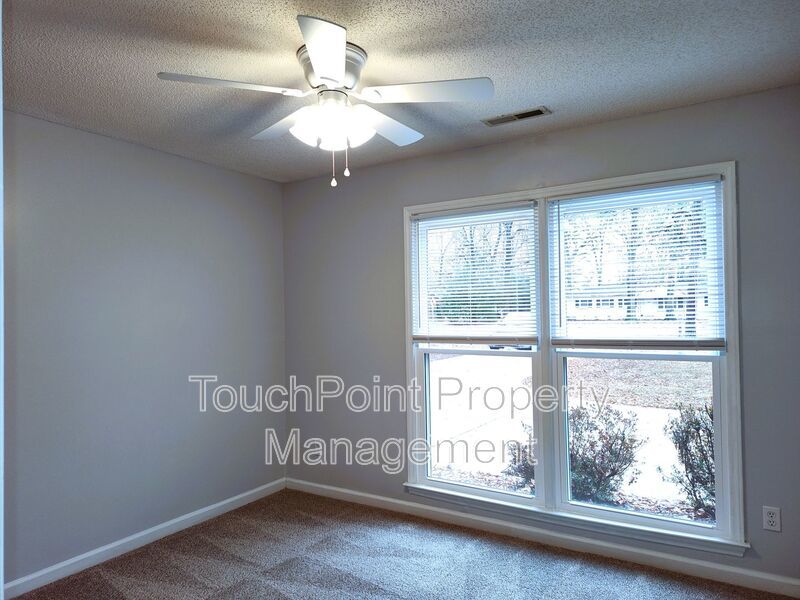 Pristine, Ranch Style Home Located in the Clubview Acres Community in Monroe property image