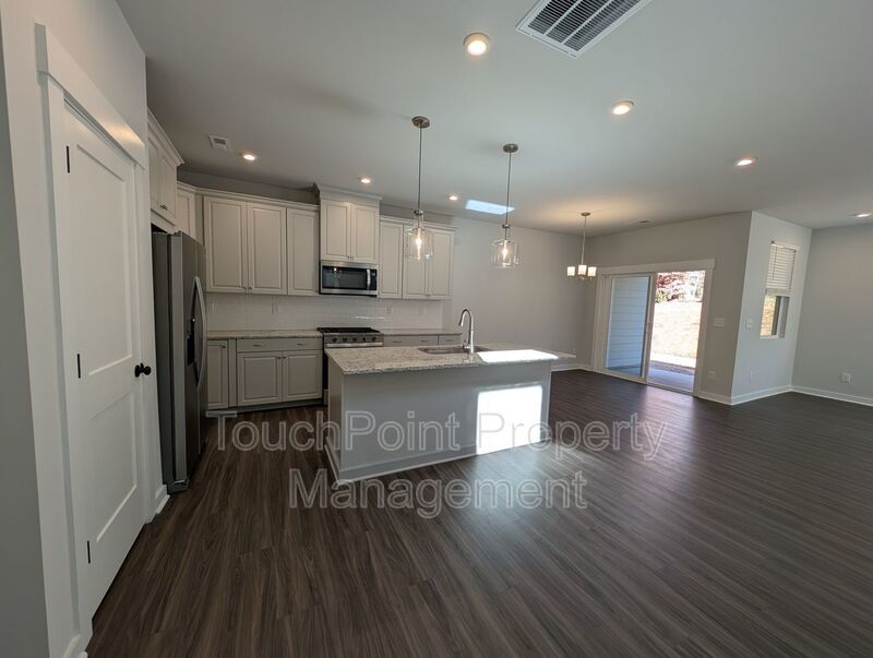 New Build, End-unit Townhome located in the Griffith Lakes Community! property image