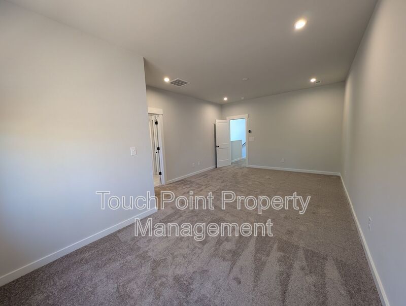New Build, End-unit Townhome located in the Griffith Lakes Community! property image