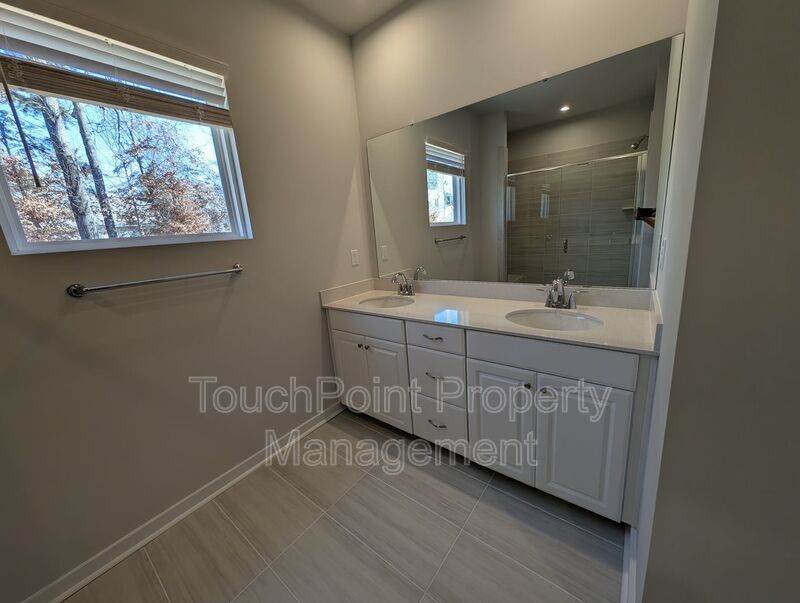 New Build, End-unit Townhome located in the Griffith Lakes Community! property image