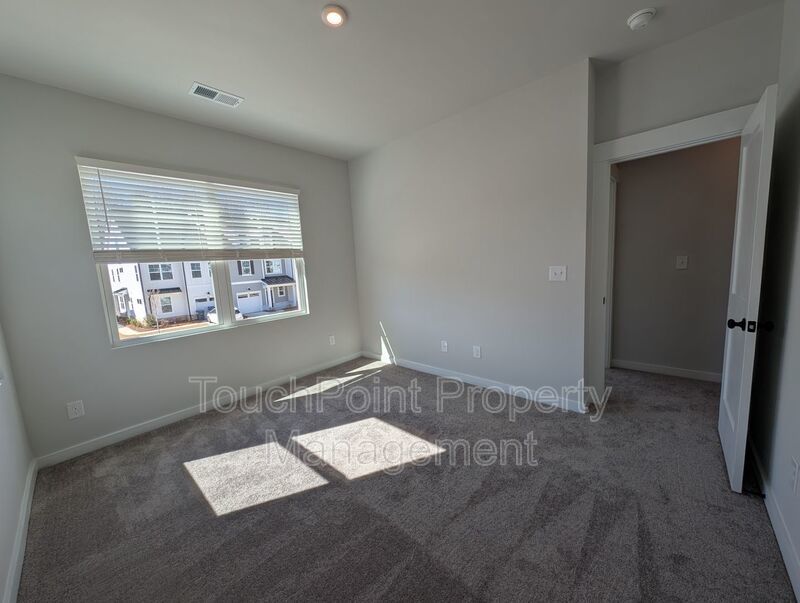 New Build, End-unit Townhome located in the Griffith Lakes Community! property image