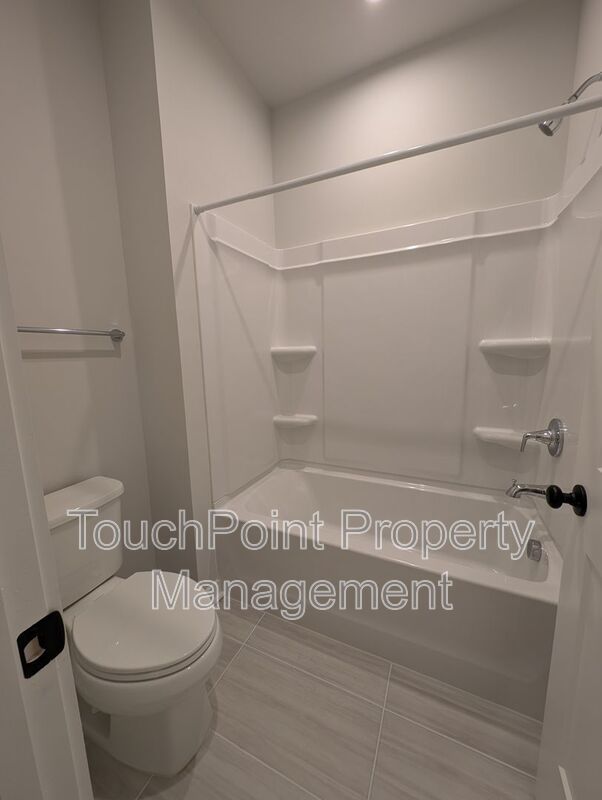 New Build, End-unit Townhome located in the Griffith Lakes Community! property image