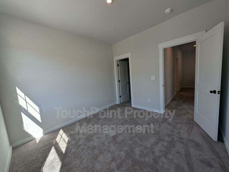 New Build, End-unit Townhome located in the Griffith Lakes Community! property image