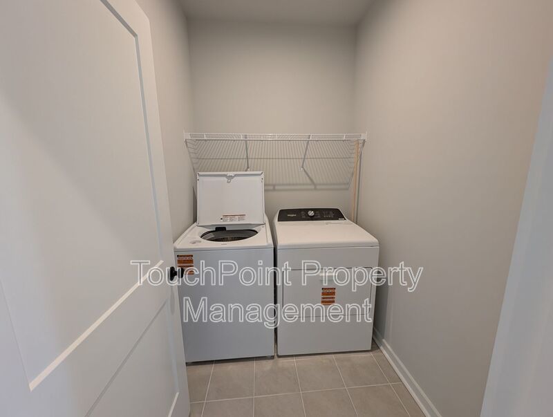 New Build, End-unit Townhome located in the Griffith Lakes Community! property image