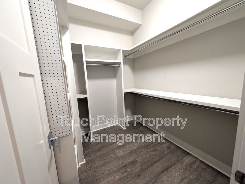 Stunning Contemporary 2 story, 4 bedroom, 3 full bath home is Located in the Merry Oaks Community! property image