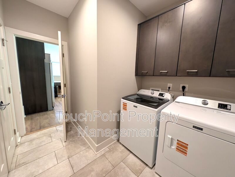 Stunning Contemporary 2 story, 4 bedroom, 3 full bath home is Located in the Merry Oaks Community! property image