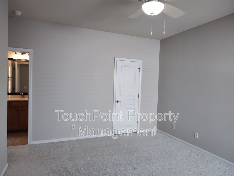 55 + Senior Community Ranch Style Home  Located in the Exclusive Resort-Style Community of Sun City Carolina Lakes! property image