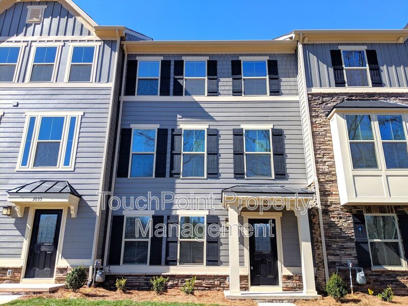 Beautiful 3 story, 3 Bedroom, 2.5 Bathroom Townhome Located in the Oakhurst Community! property image