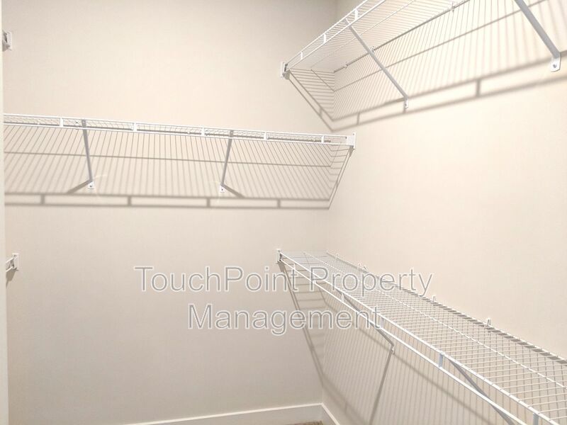 Beautiful 3 story, 3 Bedroom, 2.5 Bathroom Townhome Located in the Oakhurst Community! property image