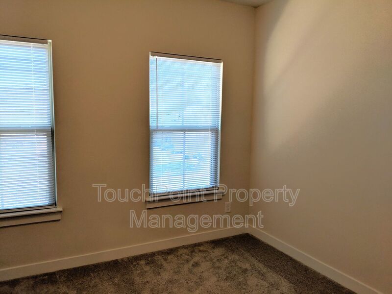 Beautiful 3 story, 3 Bedroom, 2.5 Bathroom Townhome Located in the Oakhurst Community! property image