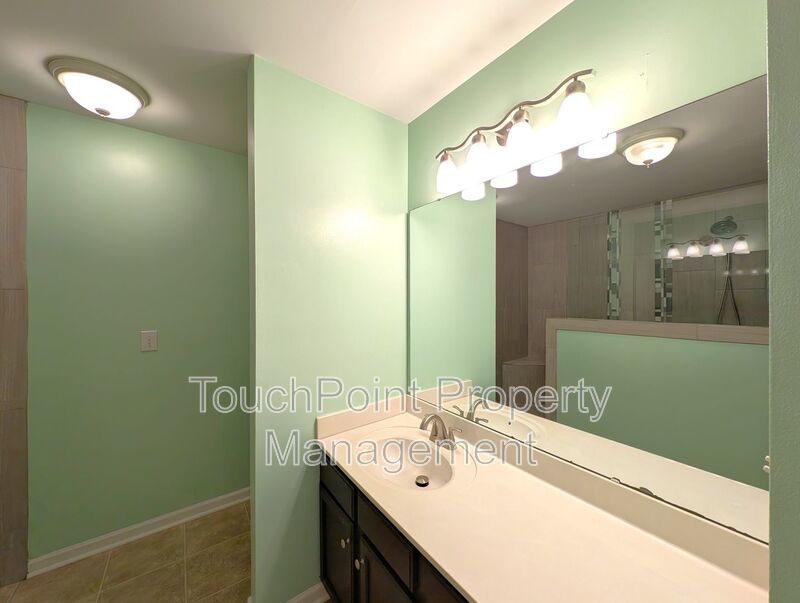 Charming, 2 Story End Unit Townhouse located in the Glenlea Park Community! property image