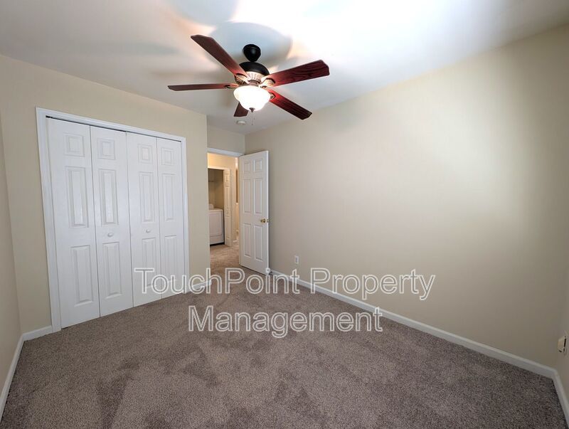 Charming, 2 Story End Unit Townhouse located in the Glenlea Park Community! property image