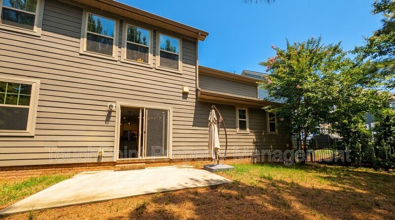 Beautiful 4BD 3.5BA Home located in the Millbridge Community! property image