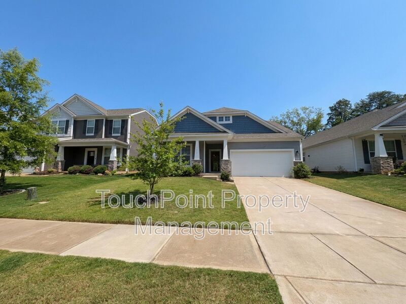 Spacious 4 bedroom, 2 bath Ranch Style Home located in Selwyn Landing ! property image