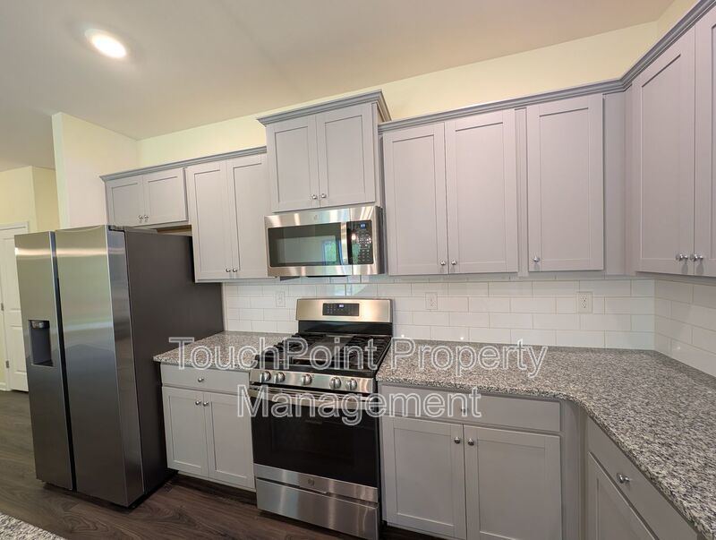Spacious 4 bedroom, 2 bath Ranch Style Home located in Selwyn Landing ! property image