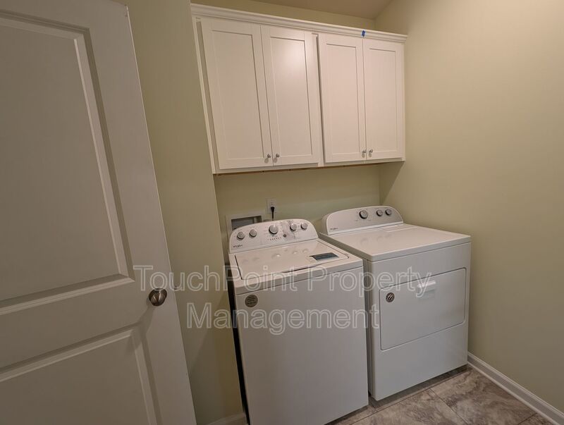 Spacious 4 bedroom, 2 bath Ranch Style Home located in Selwyn Landing ! property image