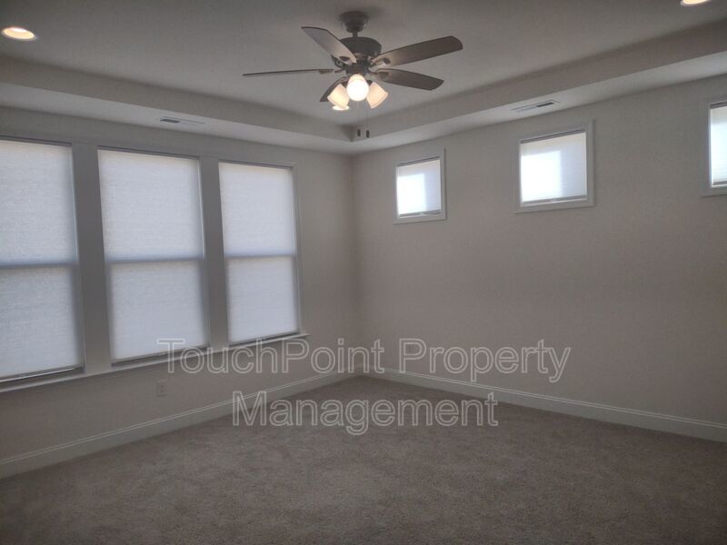 3BD/3.5BA Ranch-Style Home in Creek Park! property image