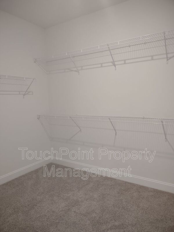 3BD/3.5BA Ranch-Style Home in Creek Park! property image