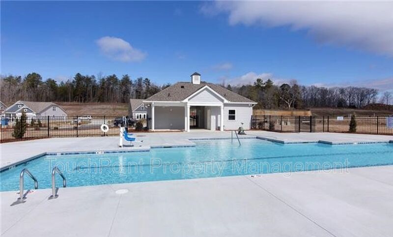 3BD/3.5BA Ranch-Style Home in Creek Park! property image