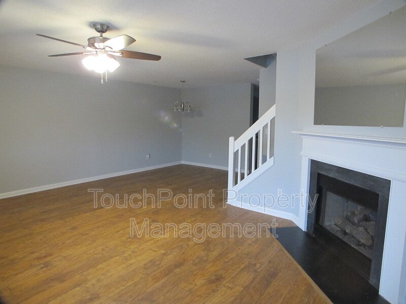 Pristine 2 bedroom, 2.5 bath Townhome located in the Roxborough Community! property image