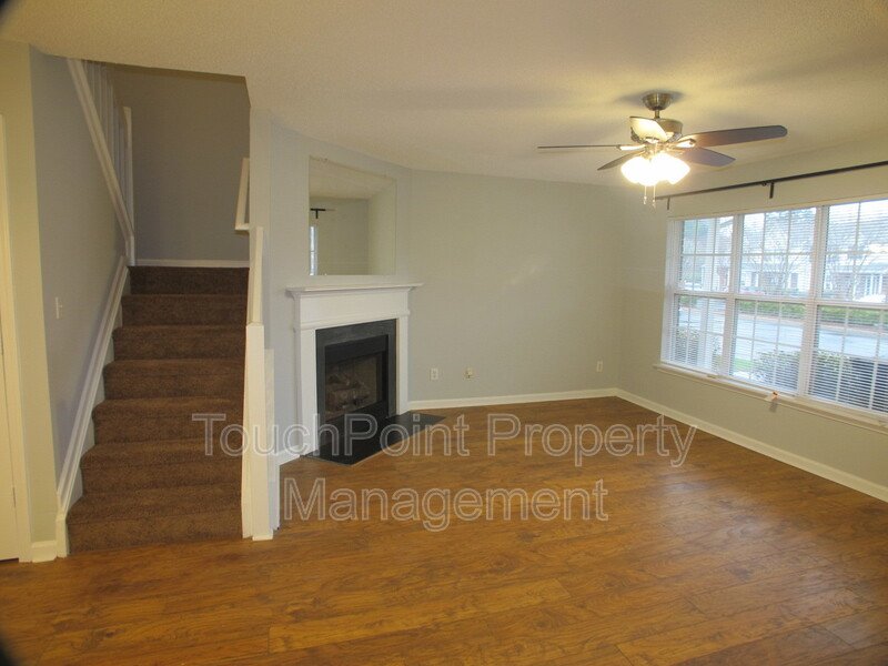 Pristine 2 bedroom, 2.5 bath Townhome located in the Roxborough Community! property image
