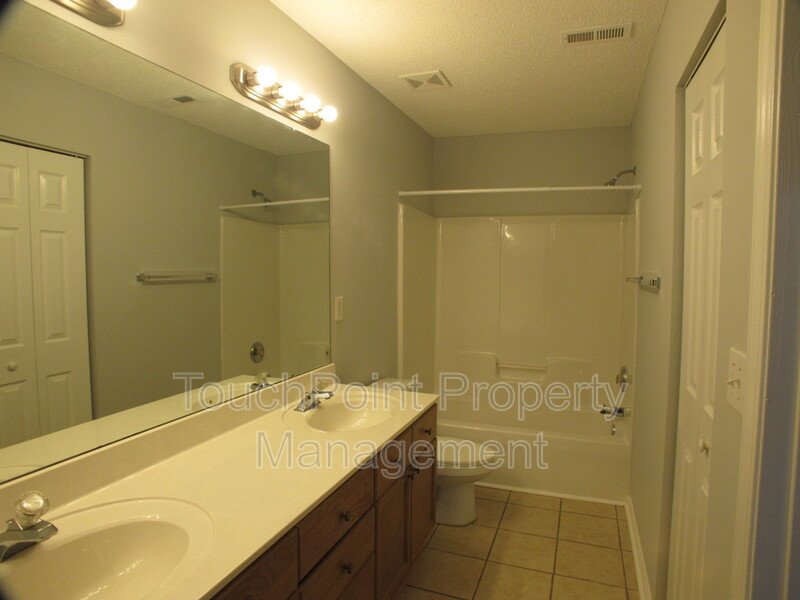 Pristine 2 bedroom, 2.5 bath Townhome located in the Roxborough Community! property image