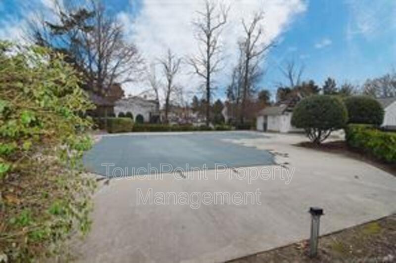 Pristine 2 bedroom, 2.5 bath Townhome located in the Roxborough Community! property image