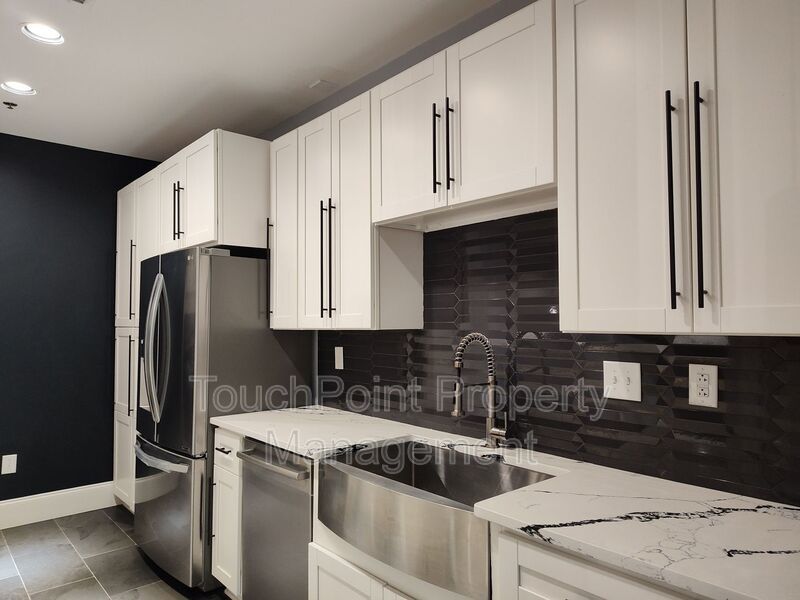 Luxury studio located in Factory South! property image