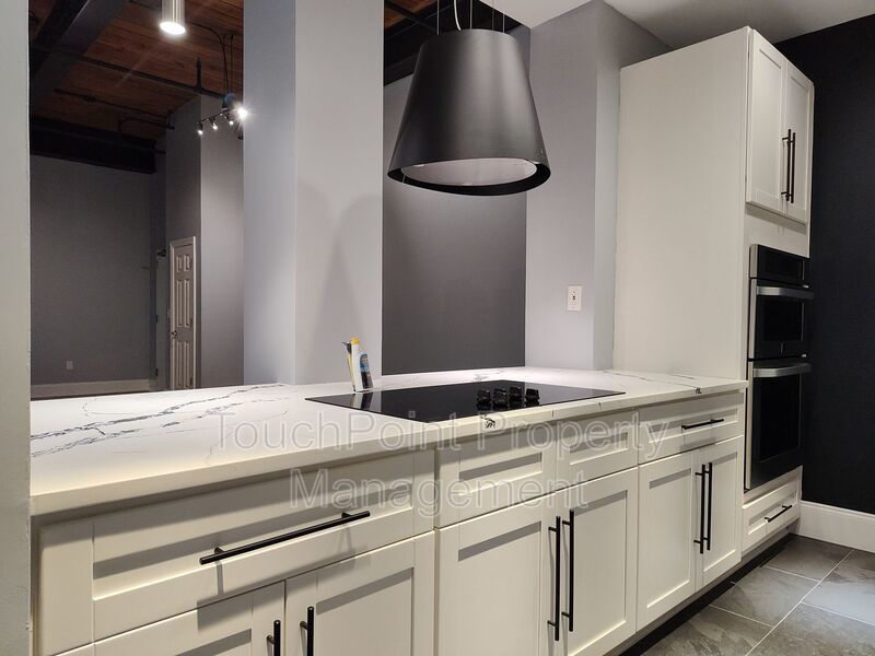 Luxury studio located in Factory South! property image