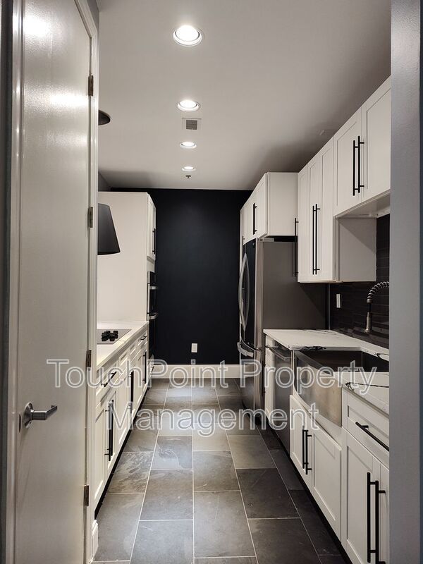 Luxury studio located in Factory South! property image