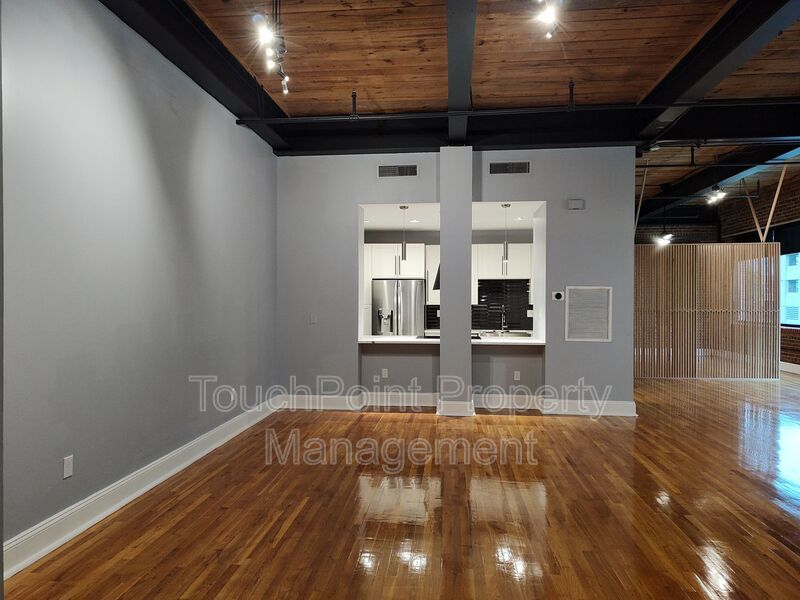Luxury studio located in Factory South! property image