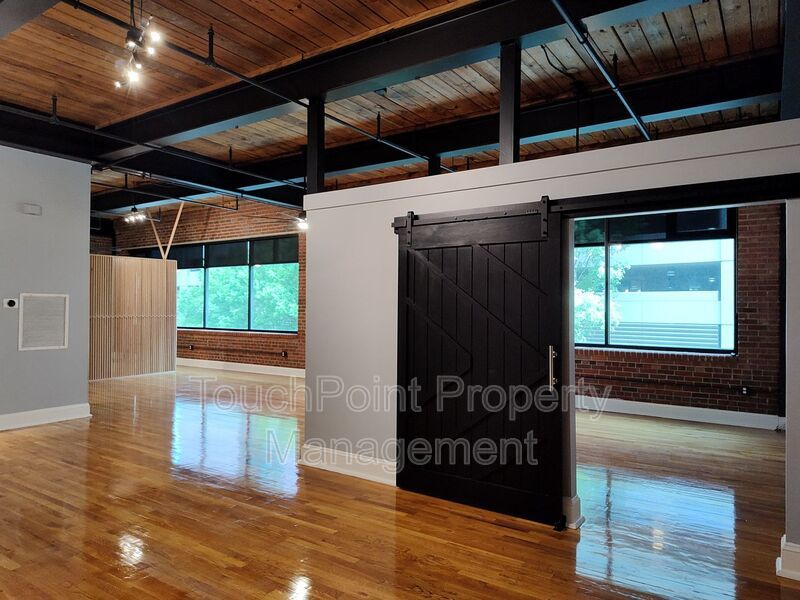 Luxury studio located in Factory South! property image