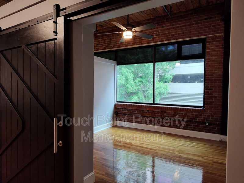 Luxury studio located in Factory South! property image