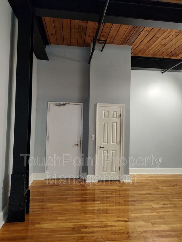 Luxury studio located in Factory South! property image