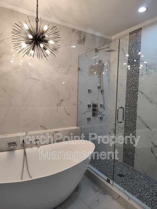 Luxury studio located in Factory South! property image