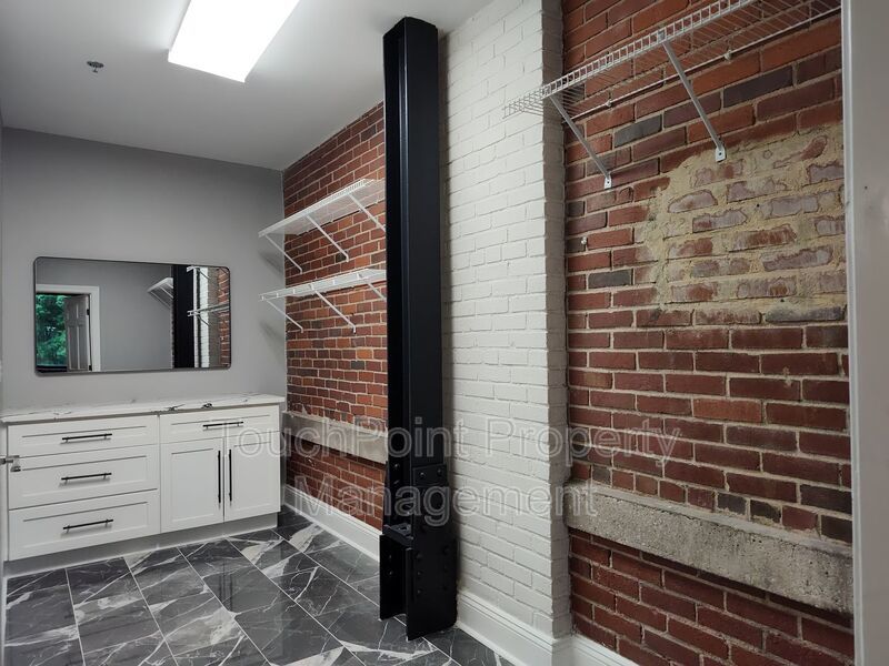Luxury studio located in Factory South! property image
