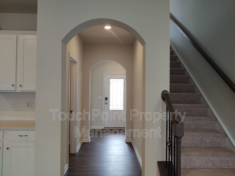 Beautiful, move in ready corner lot home located in the popular MillBridge Subdivision in Waxhaw! property image