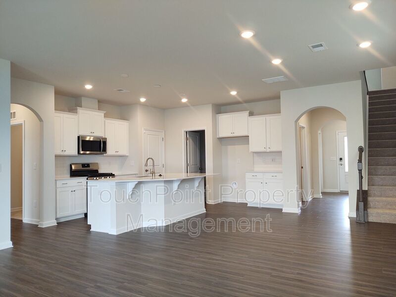 Beautiful, move in ready corner lot home located in the popular MillBridge Subdivision in Waxhaw! property image