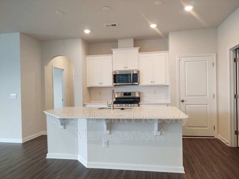 Beautiful, move in ready corner lot home located in the popular MillBridge Subdivision in Waxhaw! property image
