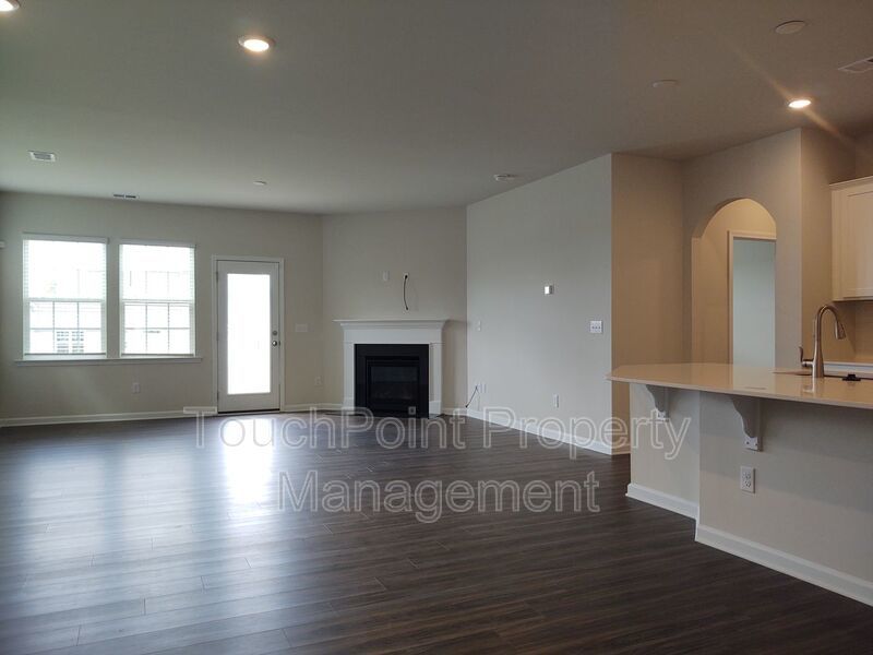 Beautiful, move in ready corner lot home located in the popular MillBridge Subdivision in Waxhaw! property image