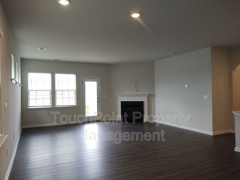 Beautiful, move in ready corner lot home located in the popular MillBridge Subdivision in Waxhaw! property image