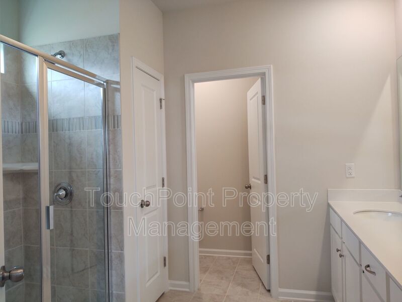 Beautiful, move in ready corner lot home located in the popular MillBridge Subdivision in Waxhaw! property image