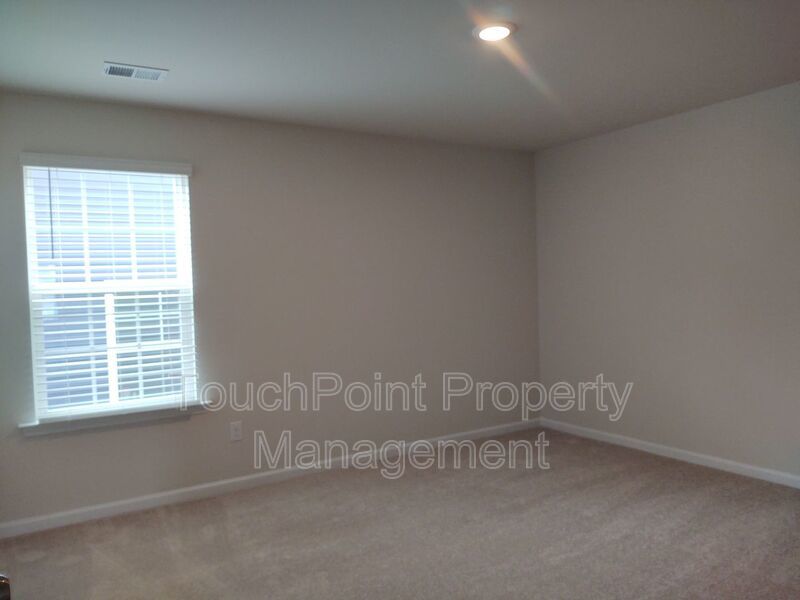 Beautiful, move in ready corner lot home located in the popular MillBridge Subdivision in Waxhaw! property image