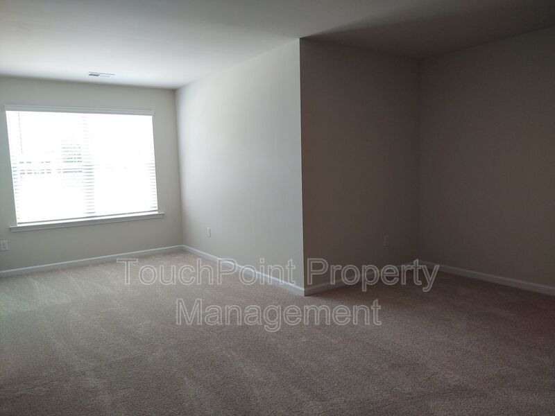 Beautiful, move in ready corner lot home located in the popular MillBridge Subdivision in Waxhaw! property image