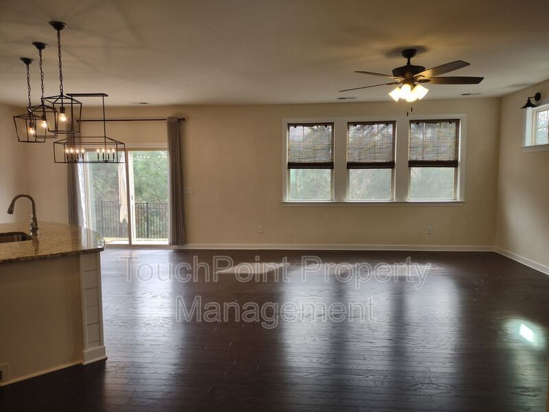 Beautiful 4BD 3.5BA Home located in the Millbridge Community! property image