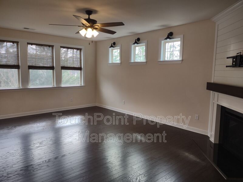 Beautiful 4BD 3.5BA Home located in the Millbridge Community! property image