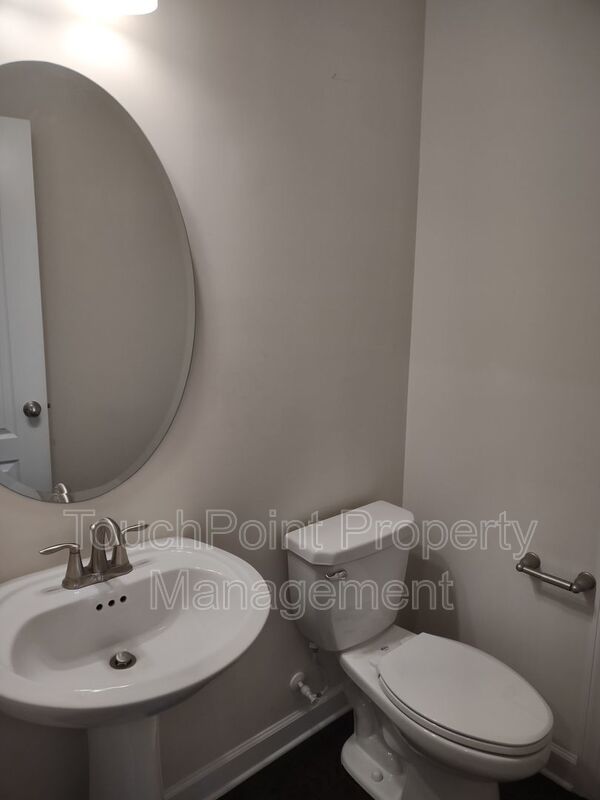 Beautiful 4BD 3.5BA Home located in the Millbridge Community! property image